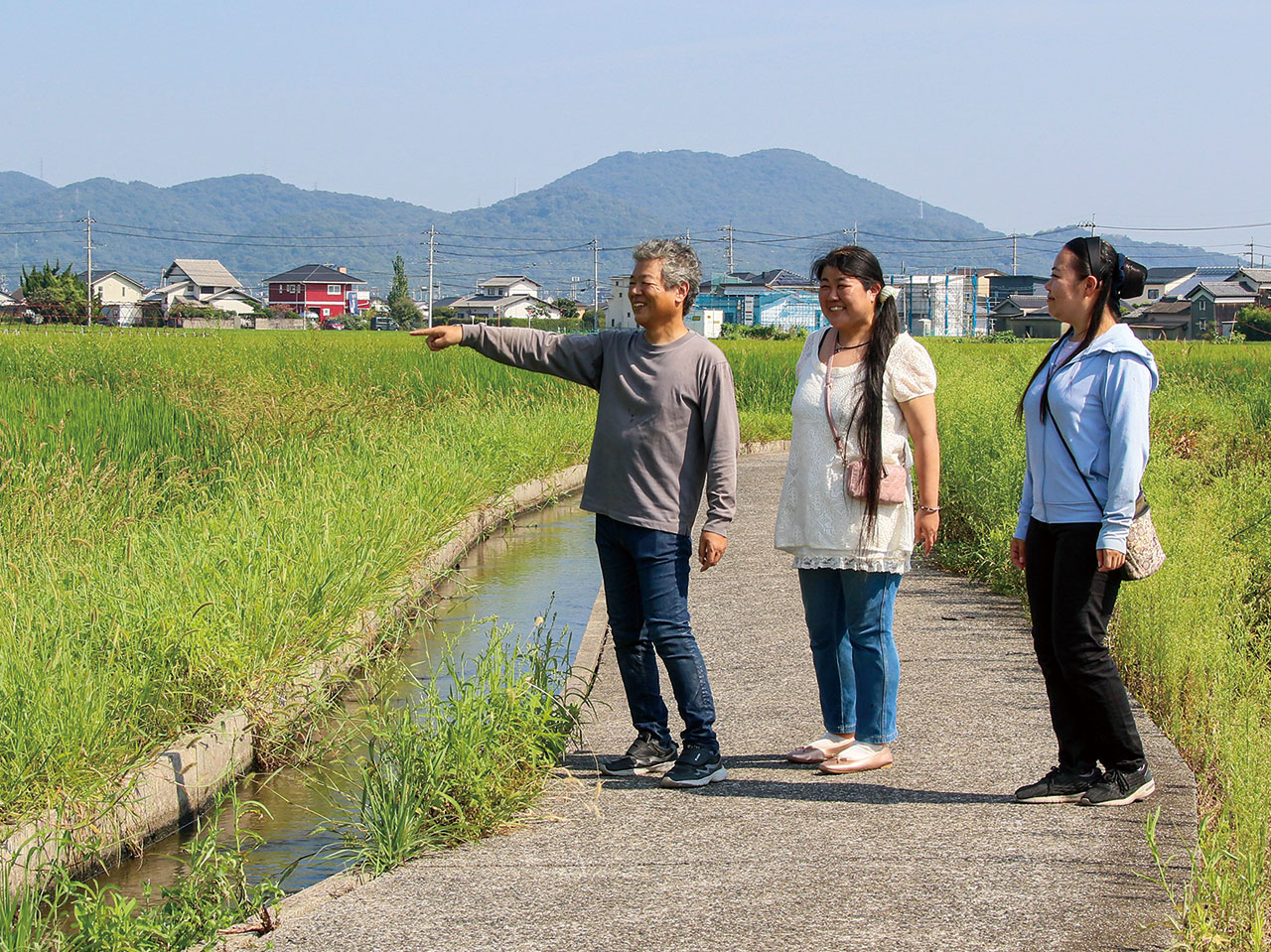 家族みんなで、生育状況を確認する